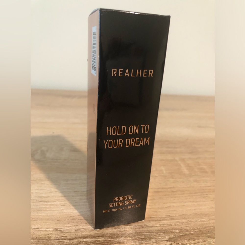 Realher Hold on To your Dream Probiotic Setting Spray new in box never opened